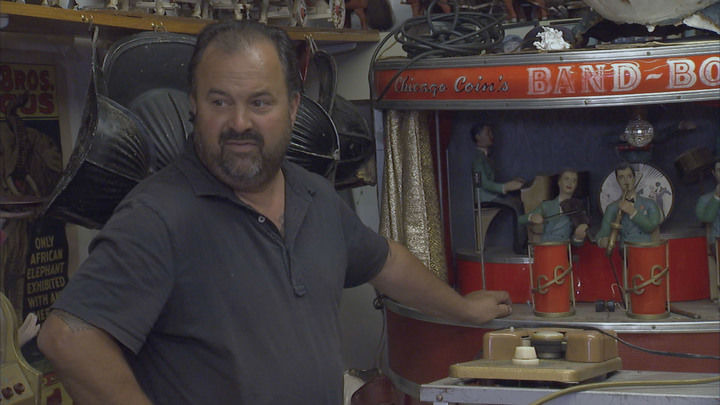 American Pickers — s13e24 — A Man's Home is His Castle
