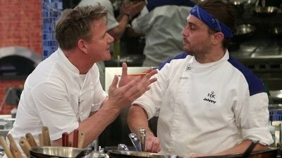 Hell's Kitchen — s16e06 — Let the Catfights Begin