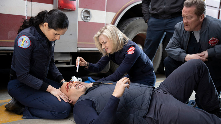 Chicago Fire — s08e19 — Light Things Up
