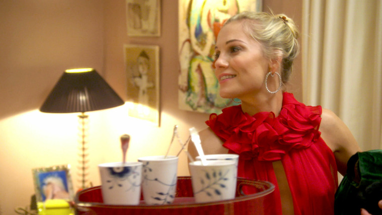 Ladies of London — s02e02 — The Barefoot Baroness