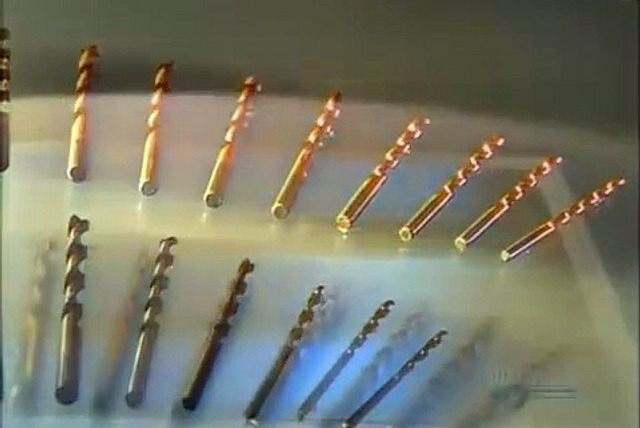 Как это работает? — s07e12 — Drill Bits; Photo Booths; Stamps