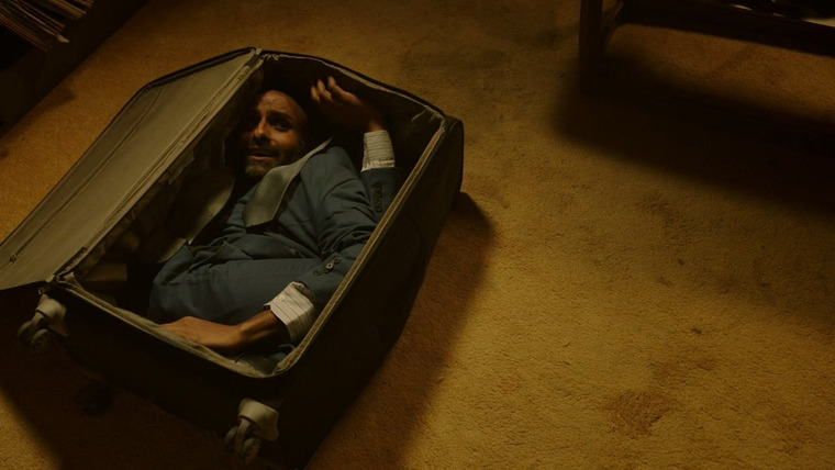 Калейдоскоп ужасов — s01e06 — The Man in the Suitcase