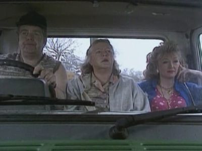 Keeping Up Appearances — s02e09 — The Three-Piece Suite