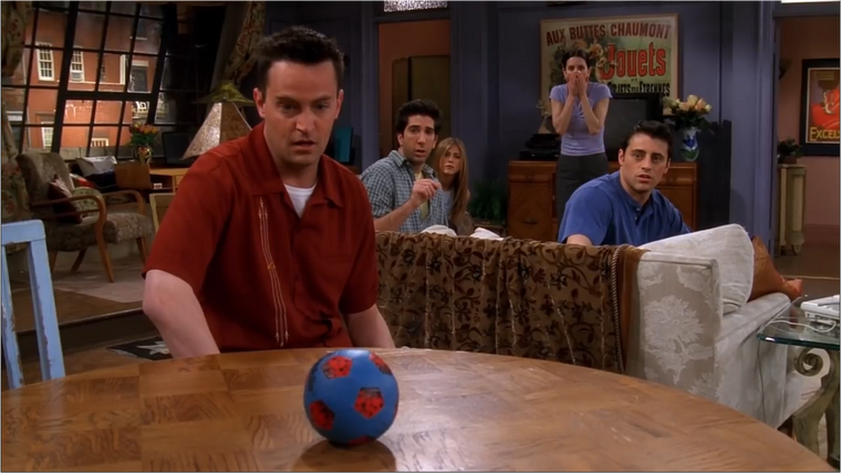 Друзья — s05e21 — The One With the Ball