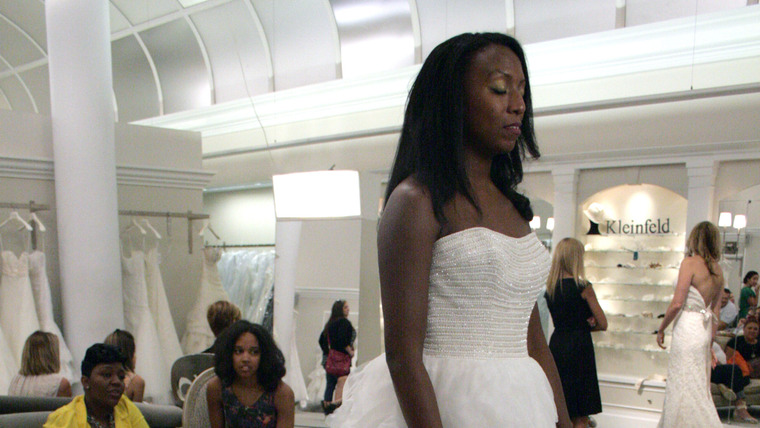 Say Yes to the Dress — s09e09 — The Blowout Sale