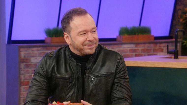 Rachael Ray — s13e94 — Donnie Wahlberg is hanging with Rach today