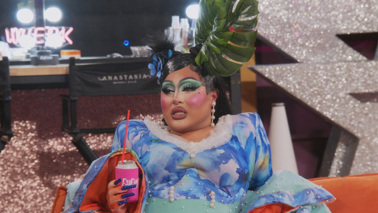 Королевские Гонки РуПола. Все Звёзды: За Кадром! — s08e02 — Bar Queen Couture