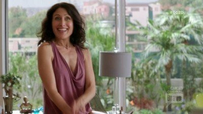 Girlfriends' Guide to Divorce — s02e04 — Rule #605: You Can Go Home Again