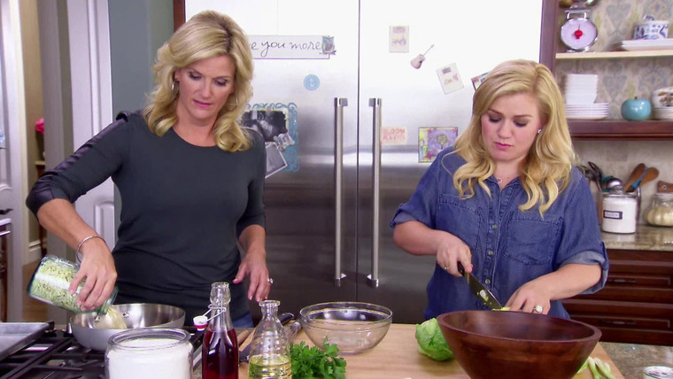 Trisha's Southern Kitchen — s04e03 — Kelly Clarkson in the Kitchen