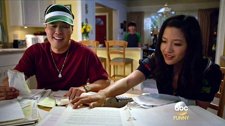 Fresh Off the Boat — s02e12 — Love and Loopholes