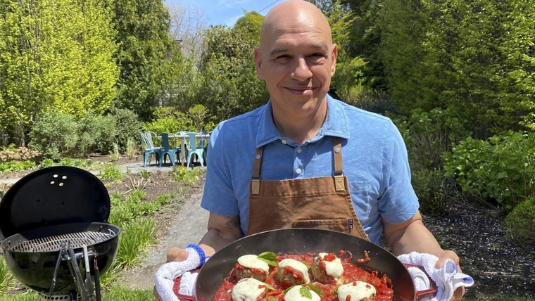 Symon's Dinners Cooking Out — s01e01 — Mama Mia, What a Meatball!