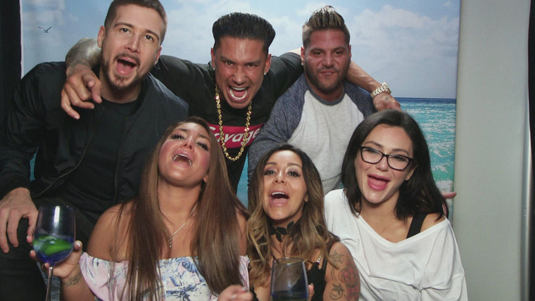 Jersey Shore: Family Vacation — s01e01 — What's in the Bag?