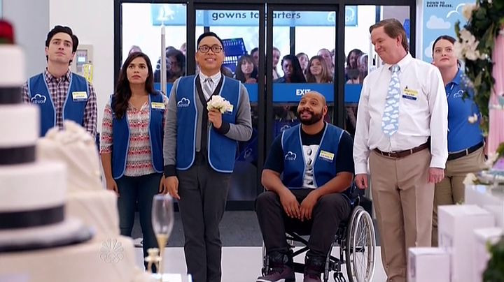 Superstore — s01e08 — Wedding Day Sale