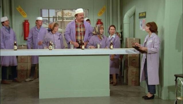 Laverne & Shirley — s02e22 — Lonely at the Middle