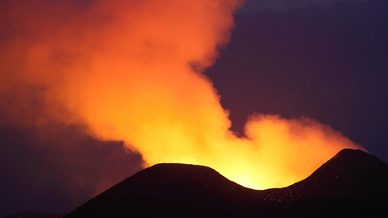 Новая звезда — s45e11 — Volatile Earth: Volcano on the Brink