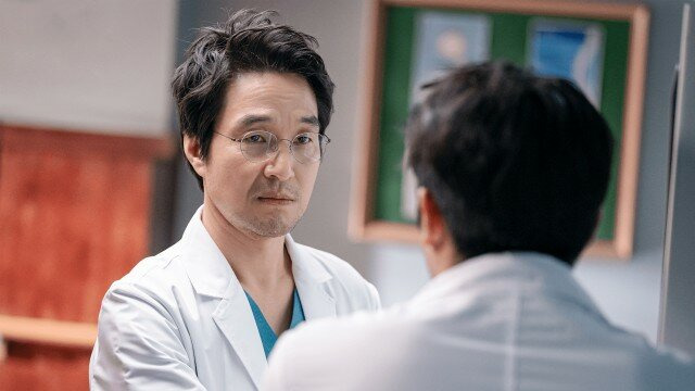 Romantic Doctor, Teacher Kim — s03e03 — Finding romance on the operating table?