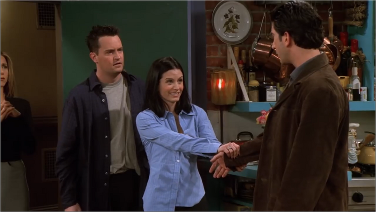Друзья — s05e15 — The One With the Girl Who Hits Joey