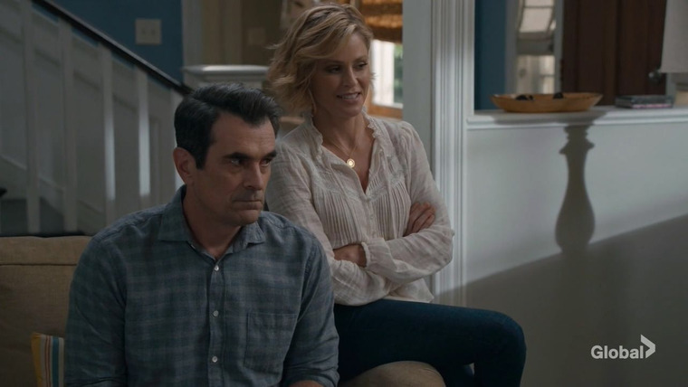 Modern Family — s11e06 — A Game of Chicken
