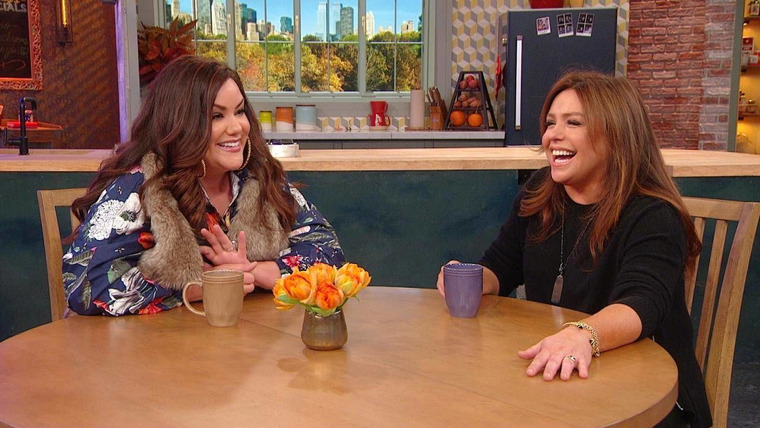 Рэйчел Рэй — s13e42 — Katy Mixon's Double-Duty Tip For Organizing Kids' Rooms + Rach's 30-Minute Thanksgiving Side