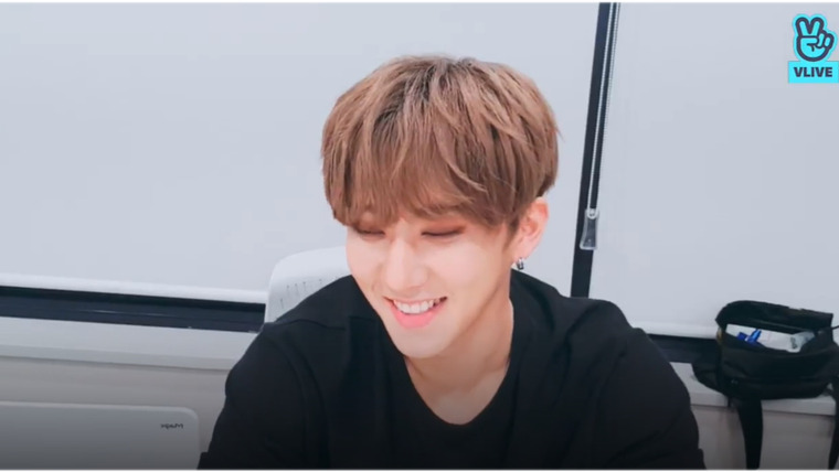 Stray Kids — s2020e08 — [Live] I don't want to go home🐖🐇