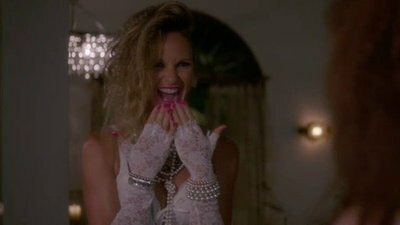 Инструкция по разводу для женщин — s02e05 — Rule #72: It's Never Too Late to Be a Mean Girl