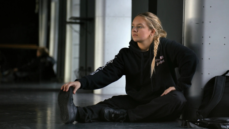 Dance Life — s01e01 — Welcome to Brent Street