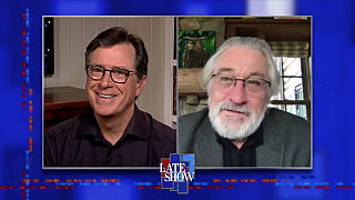 Вечернее шоу со Стивеном Колбером — s2020e64 — Stephen Colbert from home, with Robert De Niro, Randy Newman