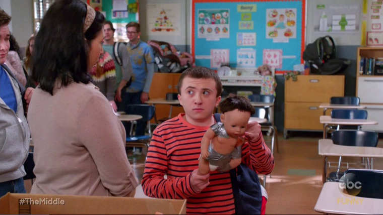The Middle — s09e16 — The Crying Game