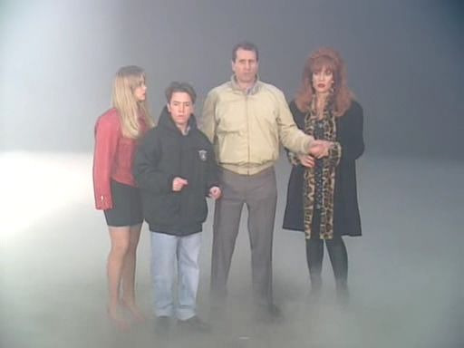 Married... with Children — s06e26 — England Show (3)