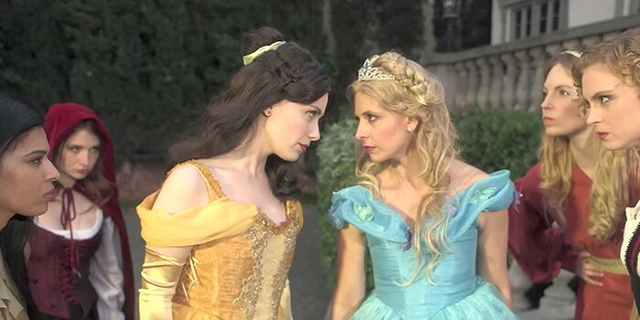 Рэп-баттл принцесс — s01e04 — Cinderella vs Belle