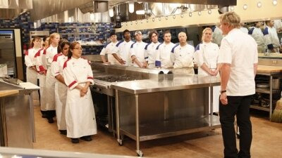Hell's Kitchen — s09e04 — 14 Chefs Compete