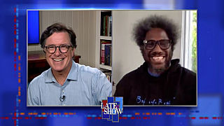 Вечернее шоу со Стивеном Колбером — s2020e93 — Stephen Colbert from home, with W. Kamau Bell, The Chicks