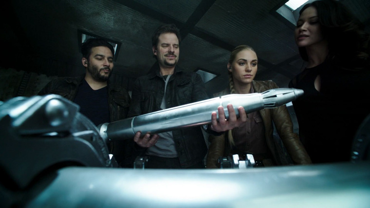 Dark Matter — s03e06 — One More Card to Play