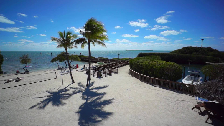 Beachfront Bargain Hunt — s2014e21 — A Couple Searches for a Beach Home in the Florida Keys