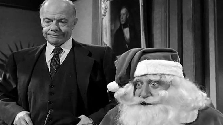 The Untouchables — s04e01 — The Night They Shot Santa Claus
