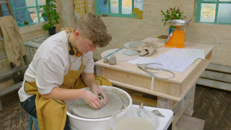 The Great Pottery Throw Down — s05e01 — Crockery Set and Ceramic Milk Bottles