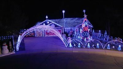 The Great Christmas Light Fight — s08e02 — Episode 2