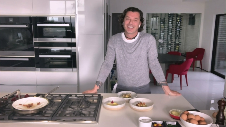 Rachael Ray — s17e68 — Bush Frontman Gavin Rossdale Is Here and Cooking Eggs Three Ways!