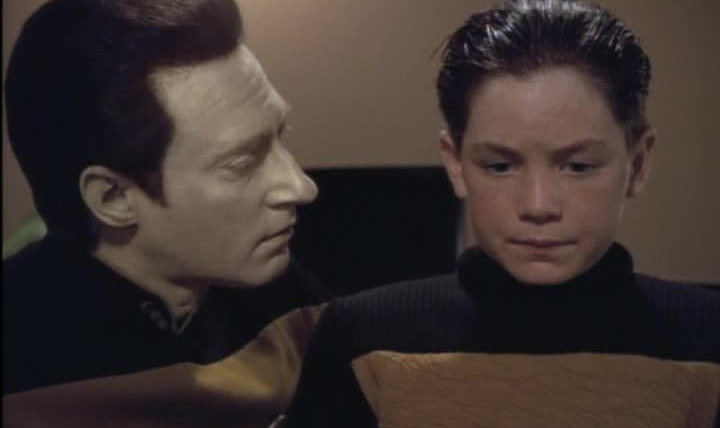 Star Trek: The Next Generation — s05e11 — Hero Worship