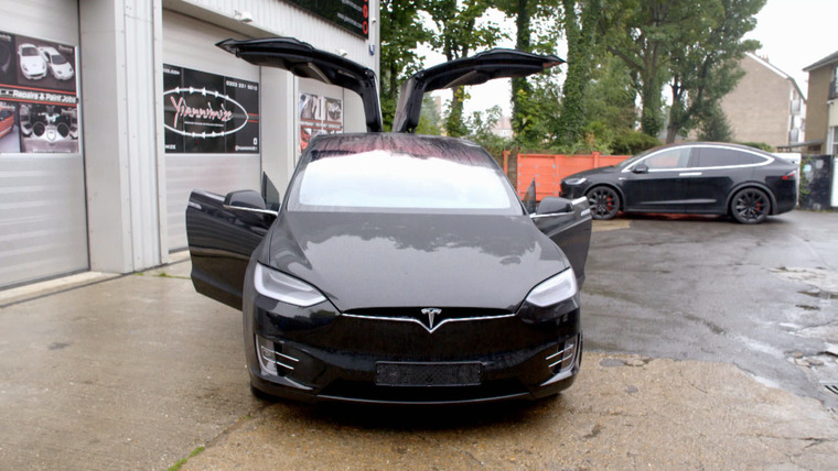 Yianni: Supercar Customiser — s01e13 — Twin Teslas