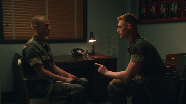 Салаги — s01e06 — The Things We Carry