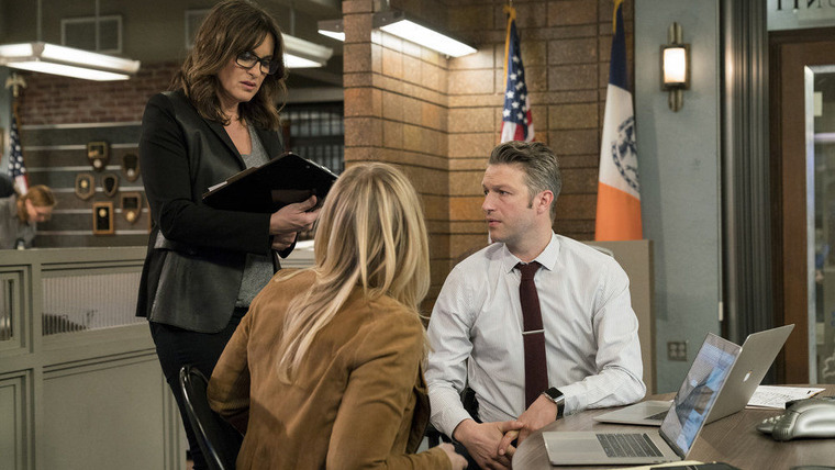 Law & Order: Special Victims Unit — s19e17 — Send in the Clowns