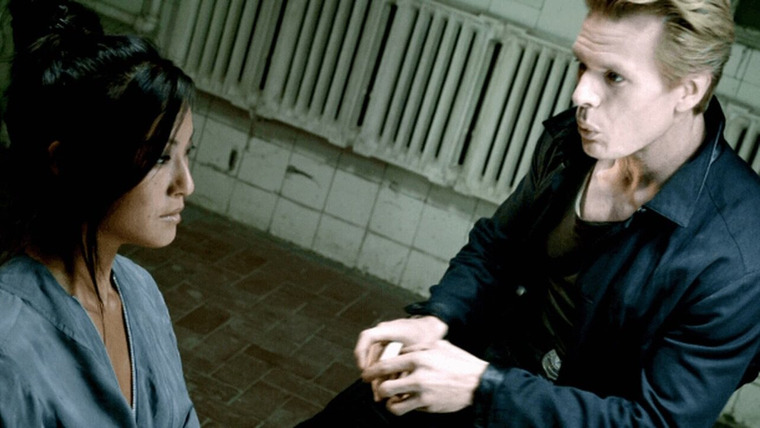 Пуля в голову — s01e05 — The World Stage