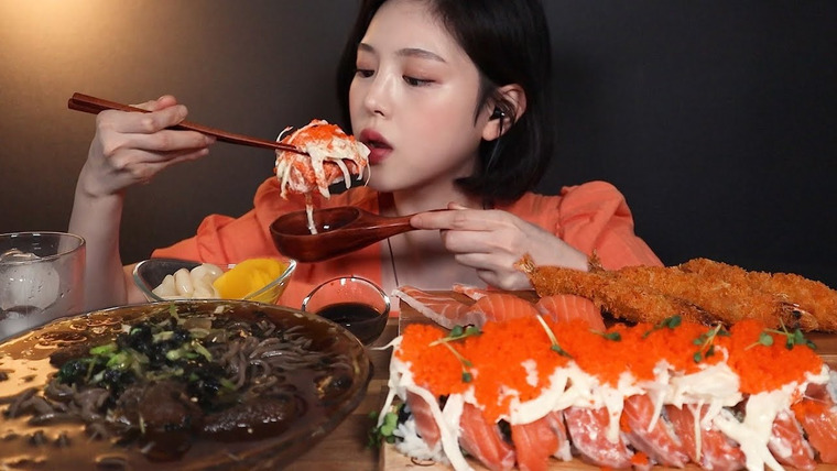 문복희 Eat with Boki — s02e62 — SUB)살얼음 동동 냉모밀에 연어롤 연어초밥 먹방! 🍣 새우튀김까지 리얼사운드 naengmomil salmon roll fried shrimp mukbang ASMR