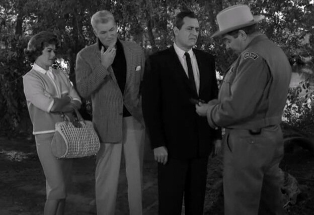 Перри Мэйсон — s05e15 — The Case of the Roving River