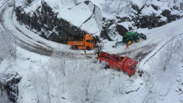 Ice Road Rescue — s05e06 — Gridlock Hazard