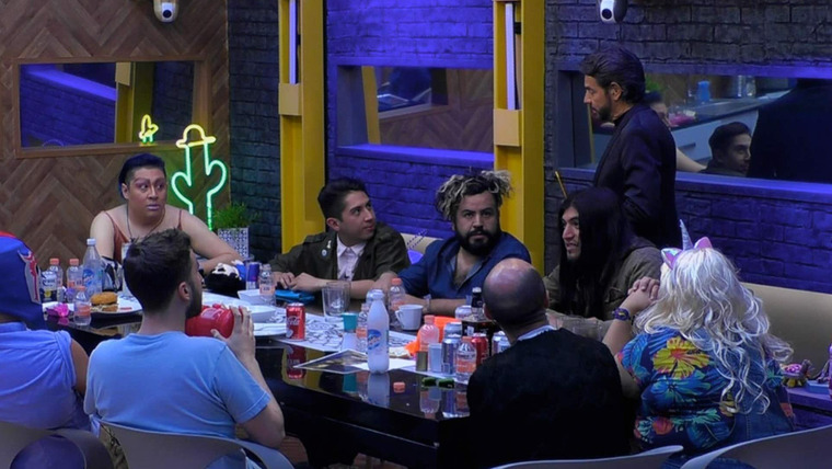 LOL: Last One Laughing — s01e04 — Una historia de Navidad diferente