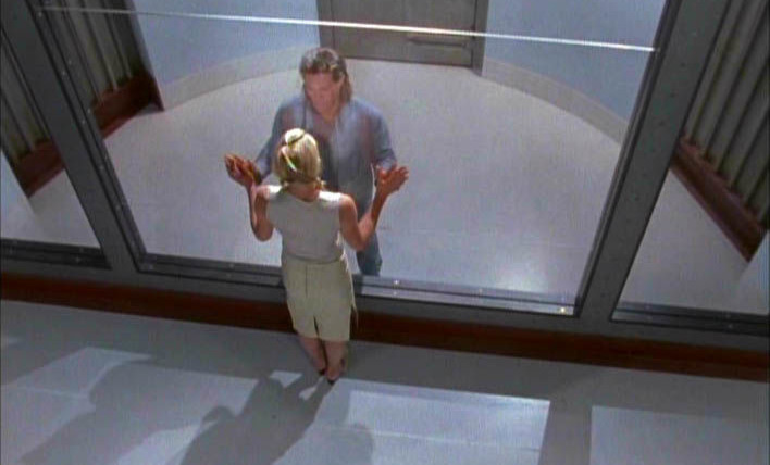 La Femme Nikita — s04e22 — Four Light Years Farther