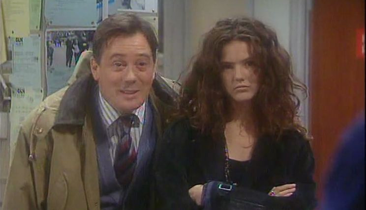 Drop the Dead Donkey — s02e11 — George's Daughter