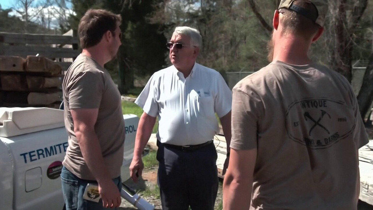 Barnwood Builders — s01e05 — Wading with Alligators to Build a Two-Story Hunting Lodge in Florida